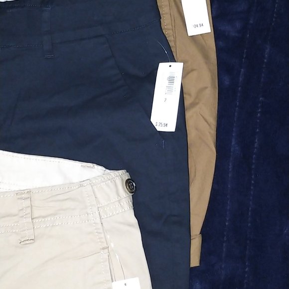 Women's Old Navy Shorts Size 2 - Picture 3 of 5